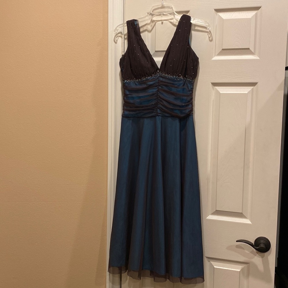 JS Boutique sleeveless evening dress